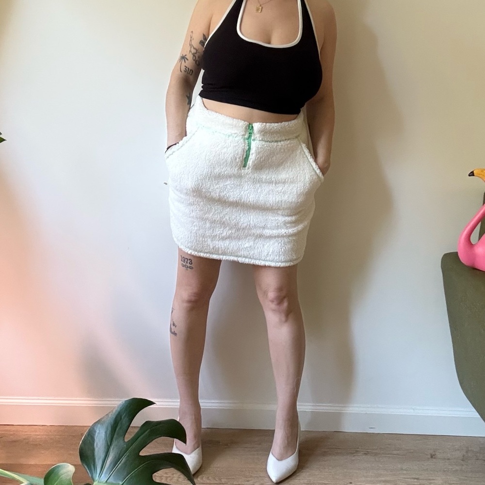 NWOT Parade White Fluffy Teddy Zip Skirt w/neon key lime stitching Medium